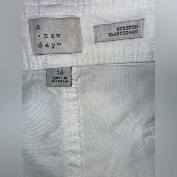 🆕 A New Day Women's 16 White  Utility Shorts Cotton Stretch Flap Pockets - Picture 5 of 6
